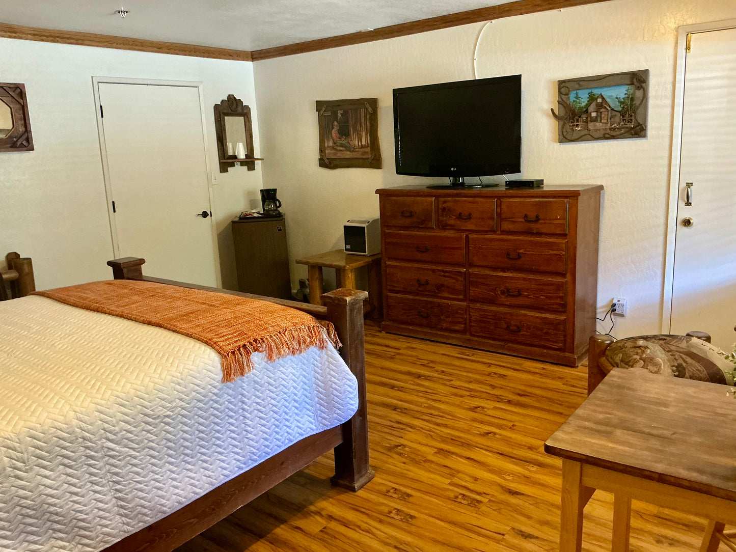 1 Queen Bed [Room #1]