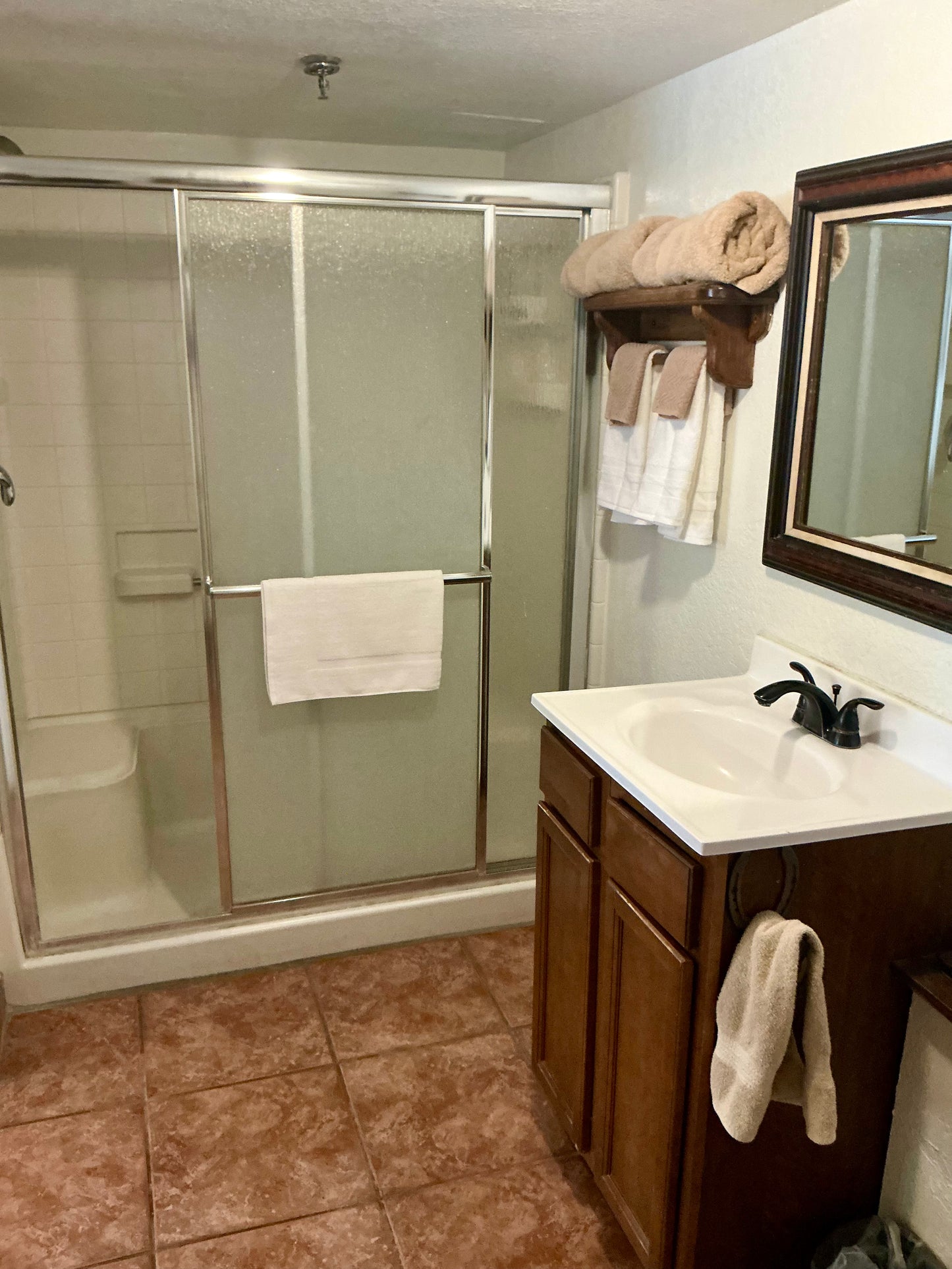 1 Queen Bed [Room #1]