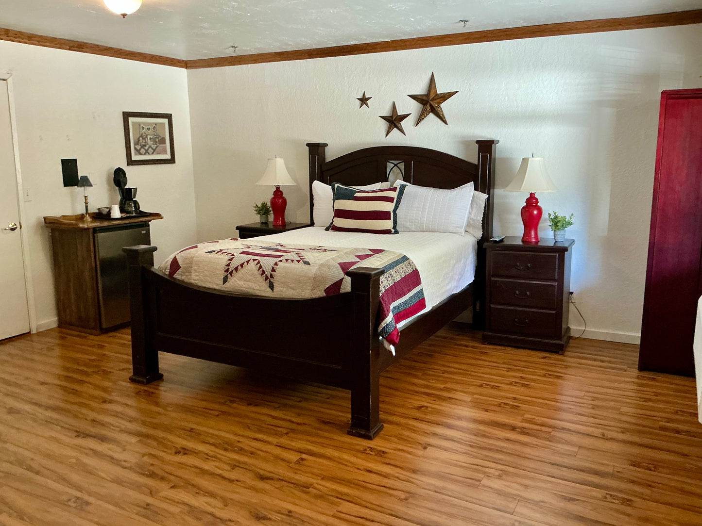 1 Queen Bed [Room #2]