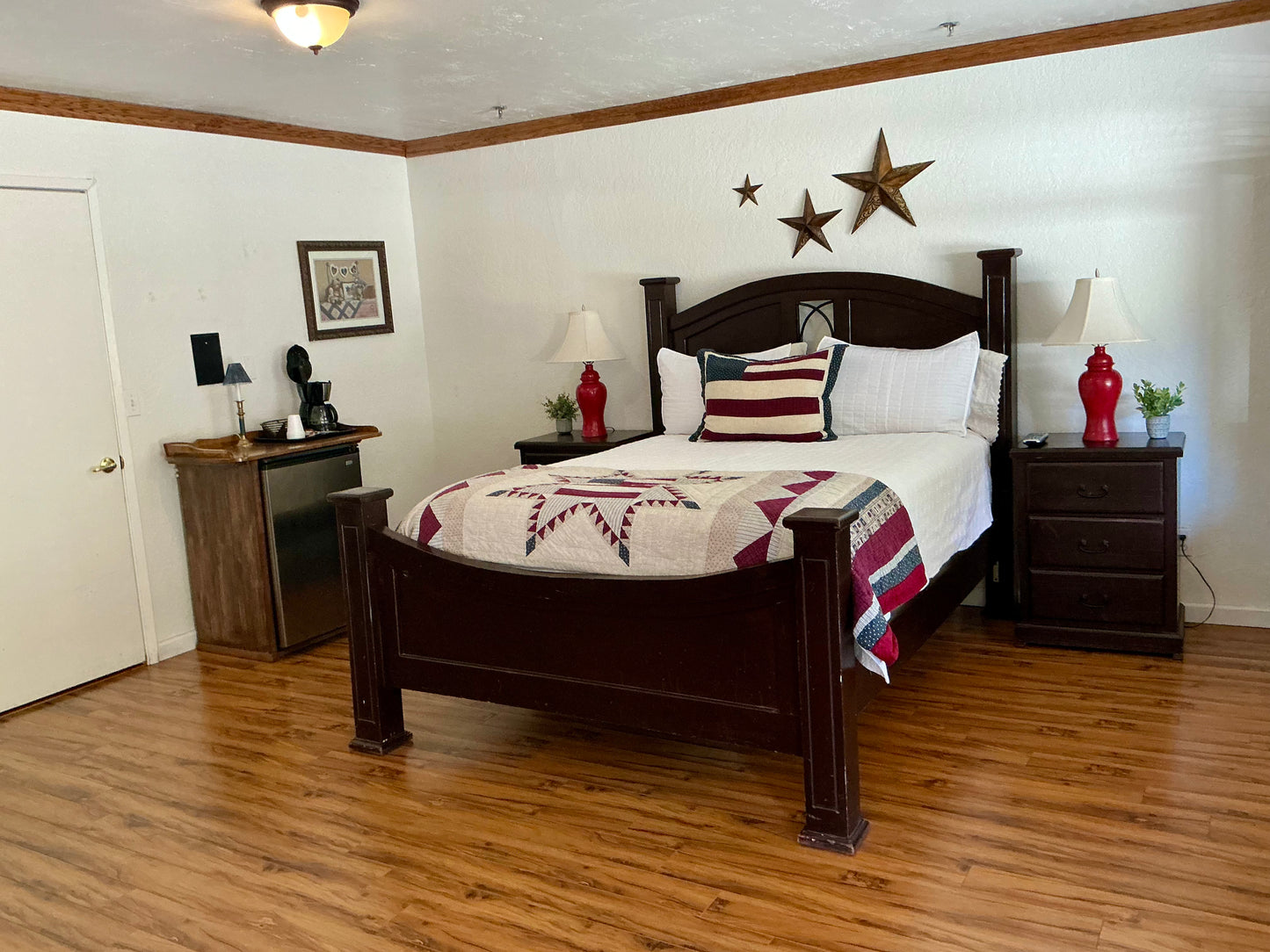 1 Queen Bed [Room #2]