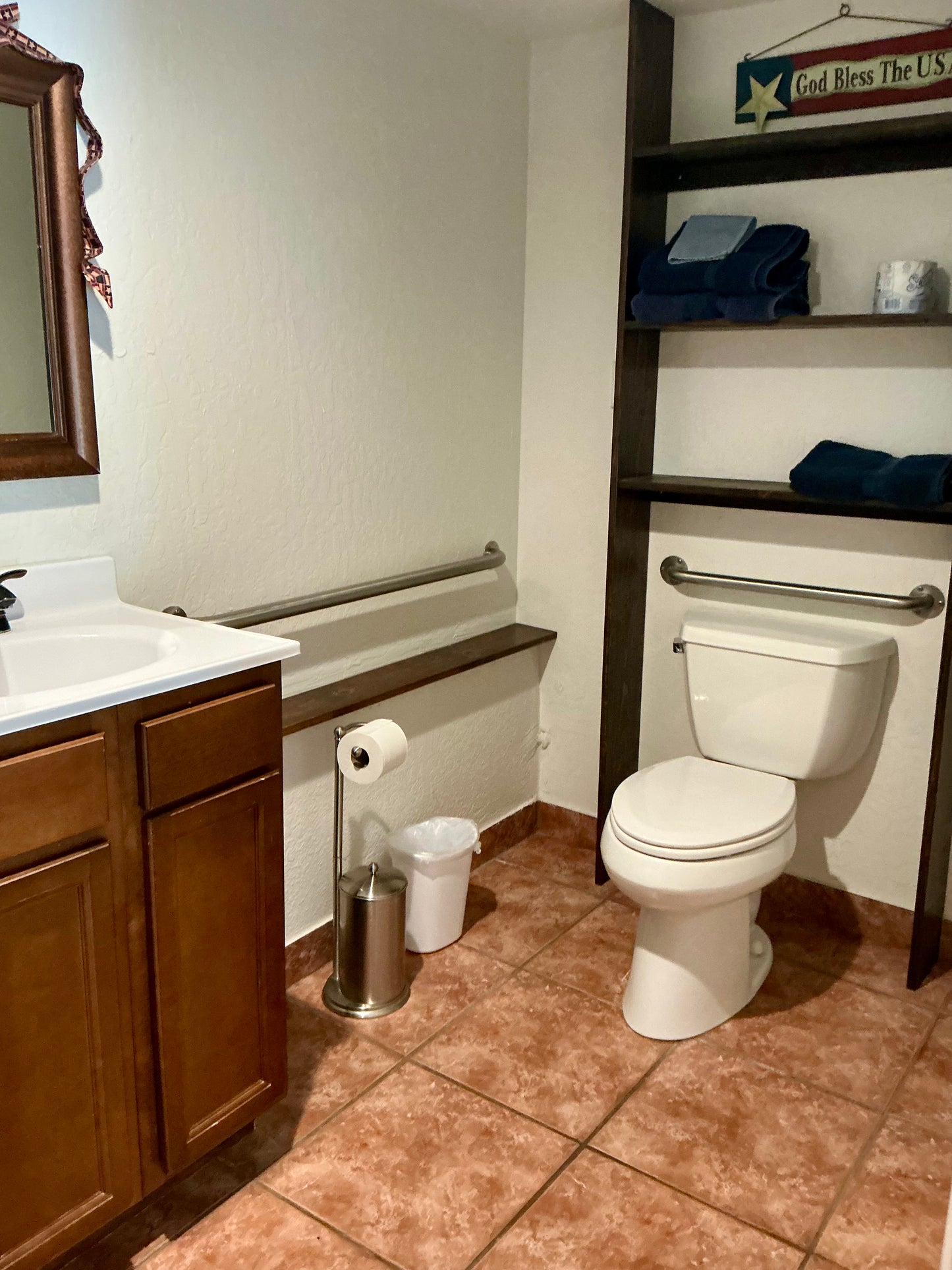 1 Queen Bed [Room #2]