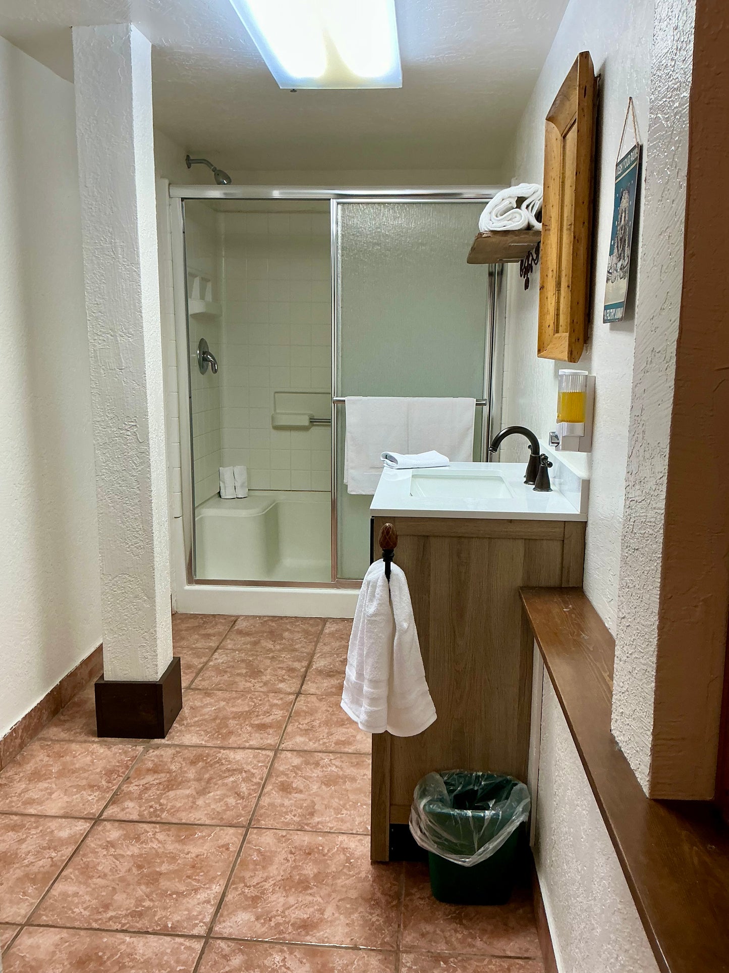 1 Queen Bed [Room #3]