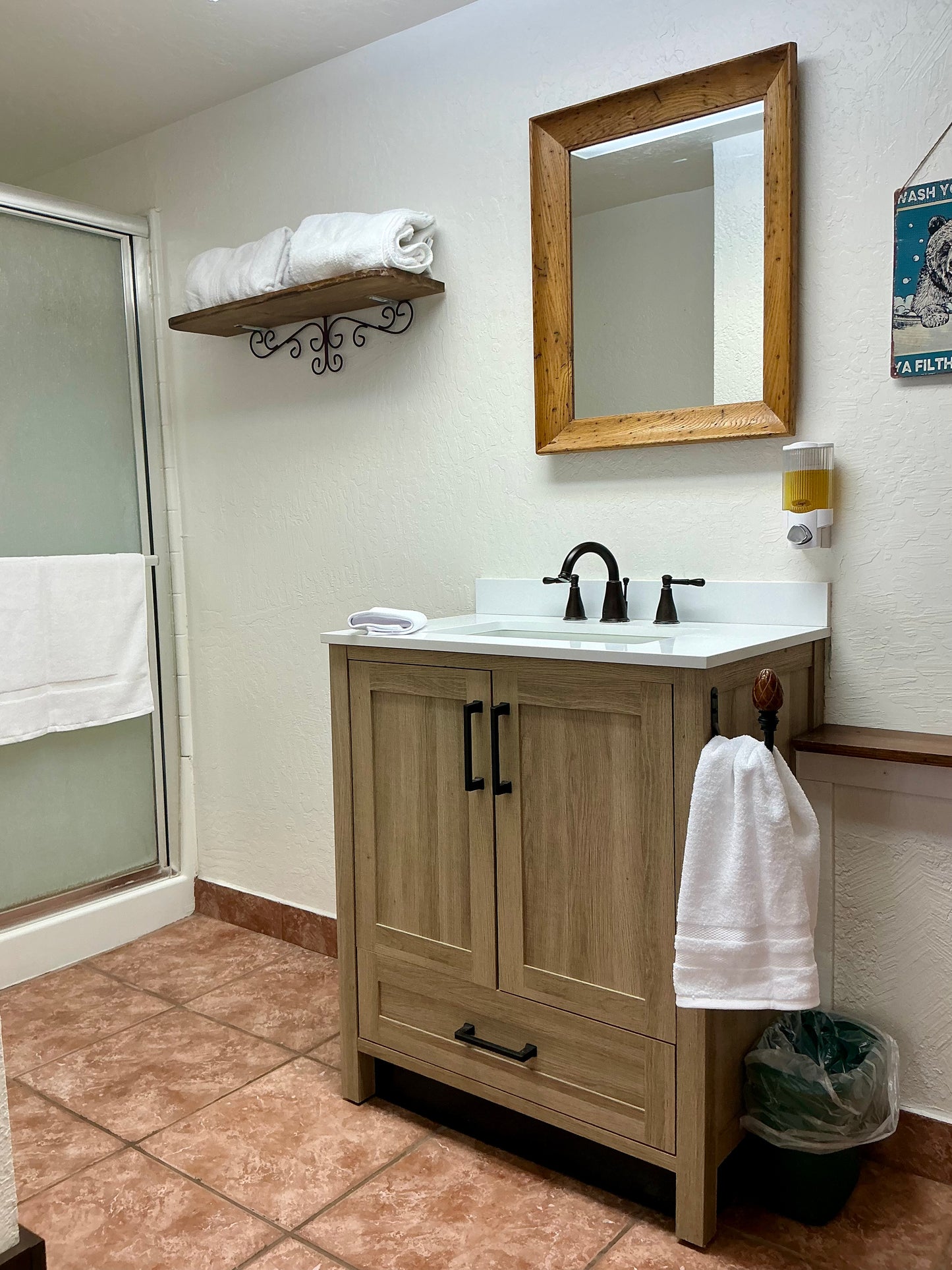 1 Queen Bed [Room #3]