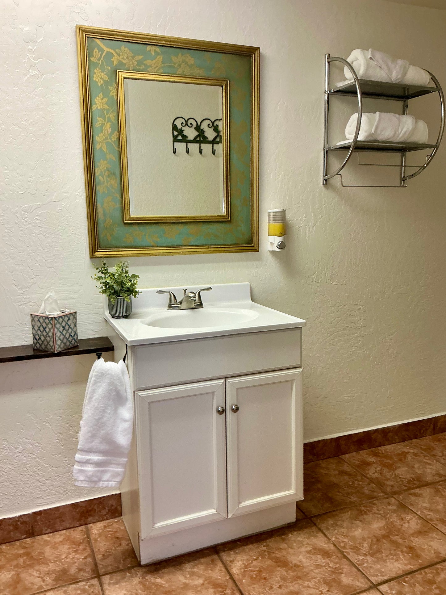 1 King Bed [Room #4]