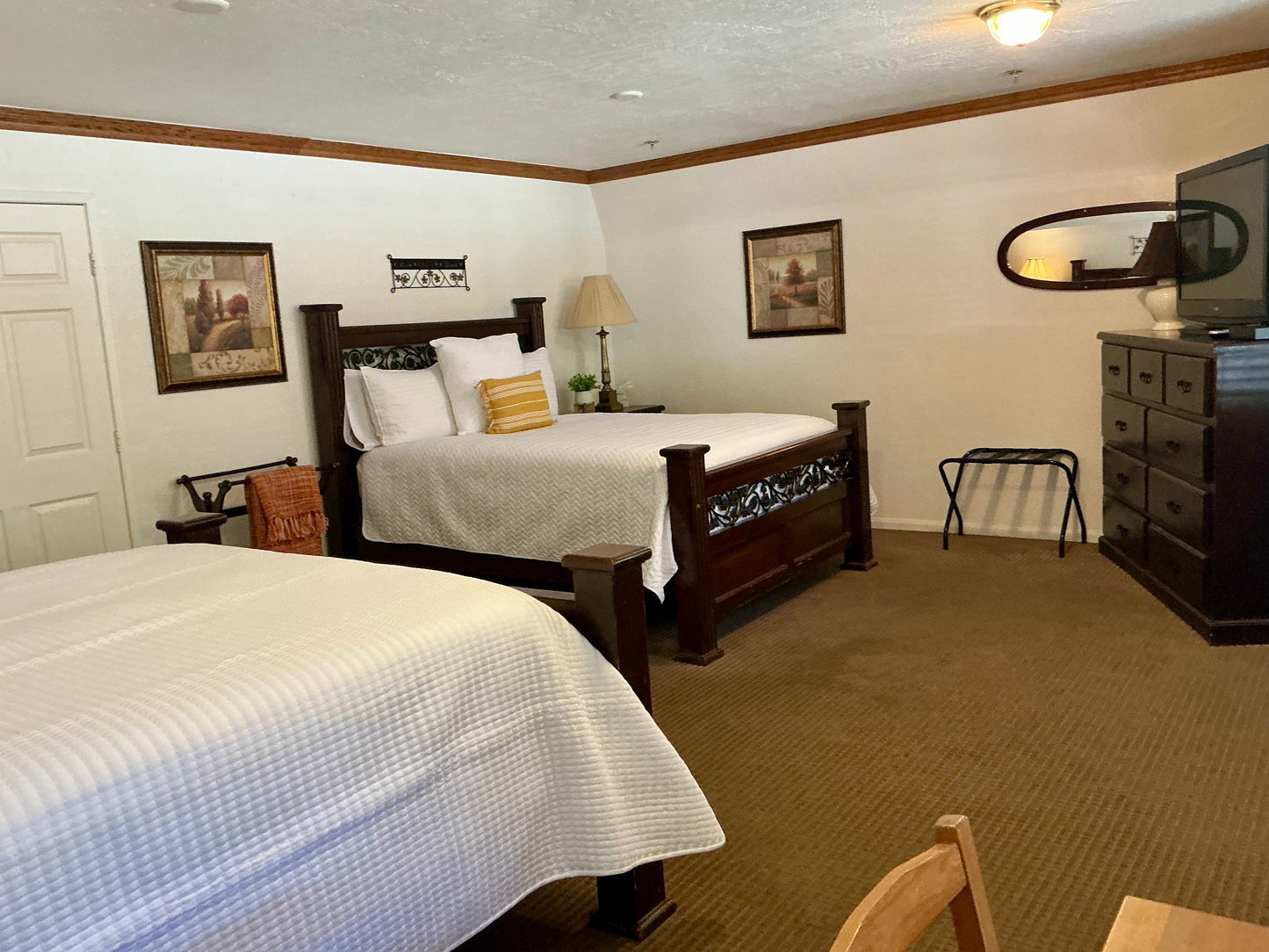 2 Queen Beds [Room #5]