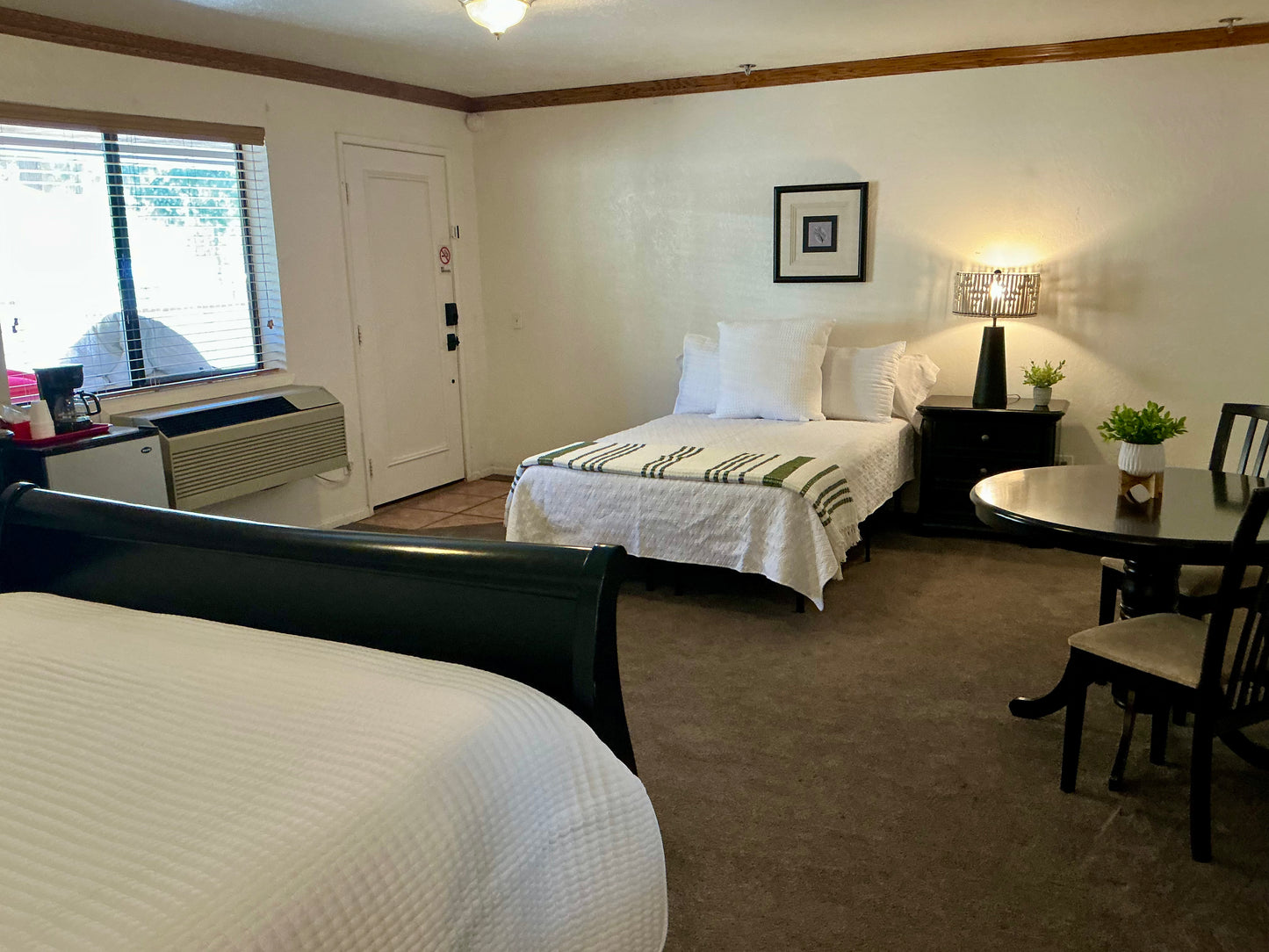 1 Queen Bed and 1 Double Bed [Room #6]